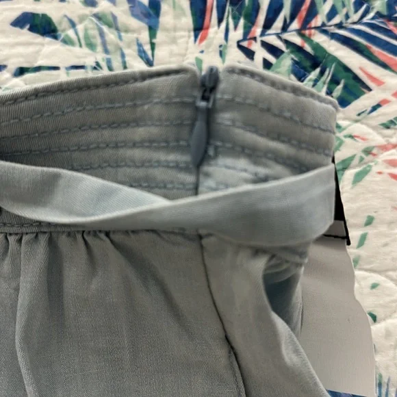 WHBM NWT 5” Short Extra High Rise! Super cute. - Picture 8 of 8